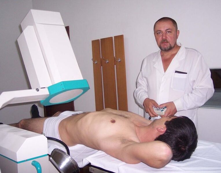 Fisioterapia para ajudar a aliviar os sintomas da prostatite em homens